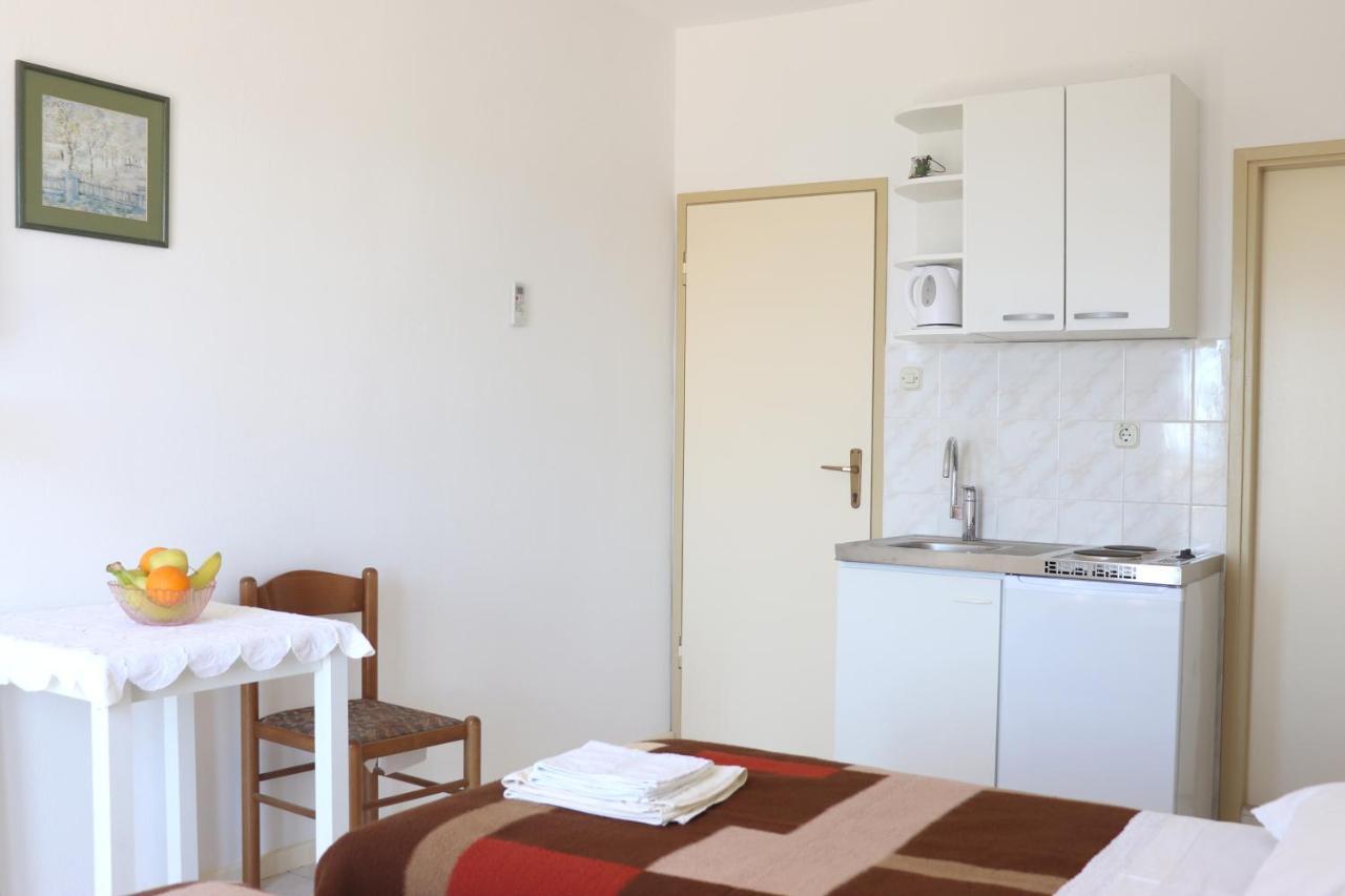 Apartments Frane Хвар Экстерьер фото